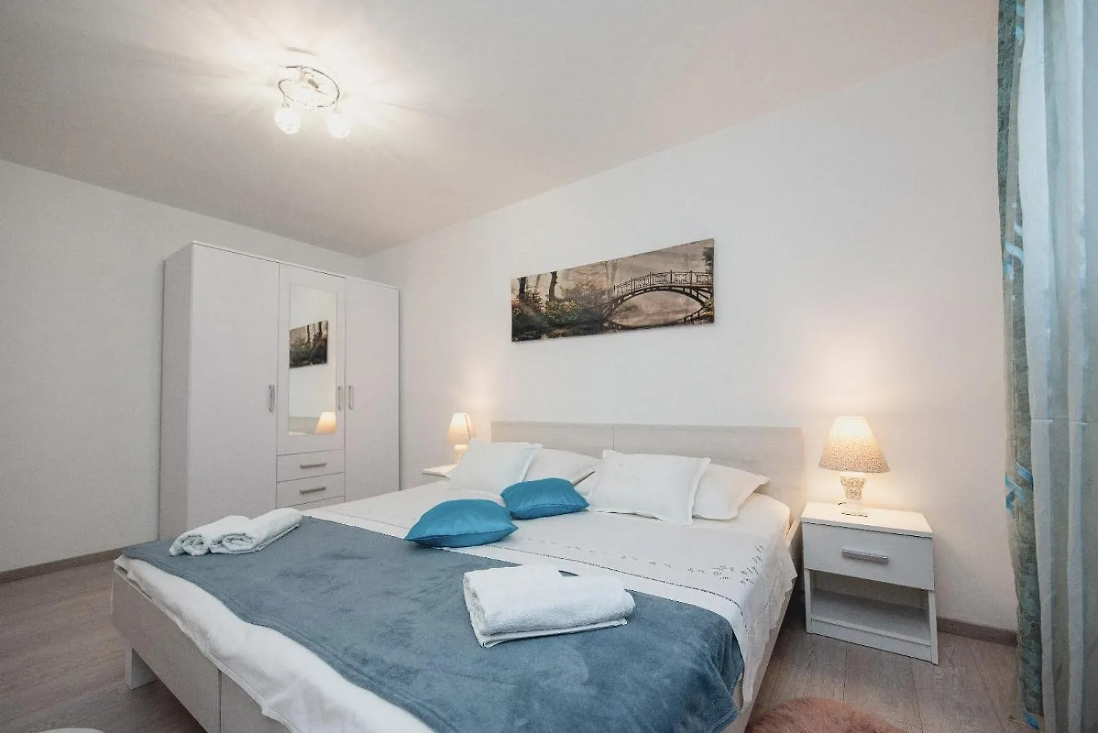 Apartments Mate Split
